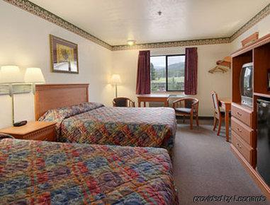 Super 8 By Wyndham Grants Pass Motel Exterior photo